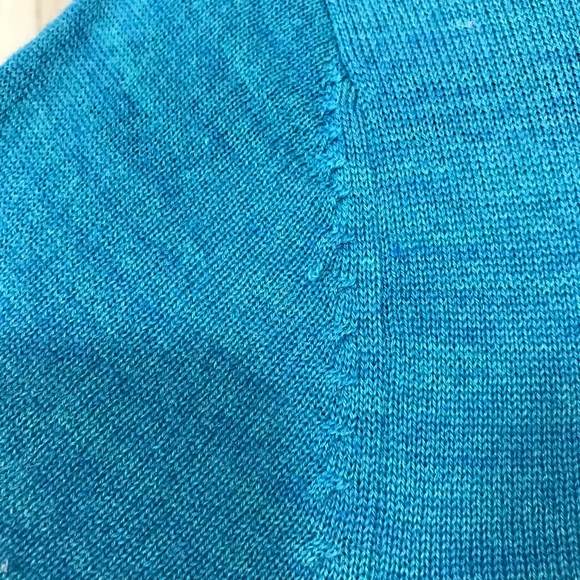 The Limited Brand XS Blue V-neck sweater - Picture 5 of 5
